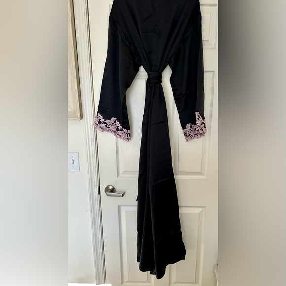 NWT Agent Provocateur 100% Silk Darina Dressing Gown Black Robe Luxury Lingerie - Picture 17 of 17